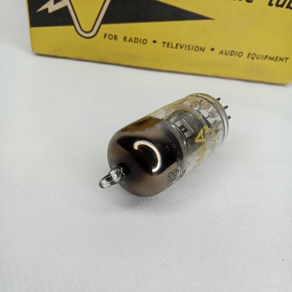 WWII Era Electronic Tube With Box Set Of 5 Sylvania Model 6AX8 NOS NIB 1940s - Picture 5 of 15